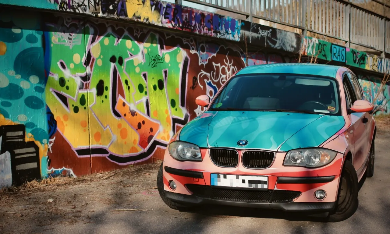 bmw-graffiti-2.webp